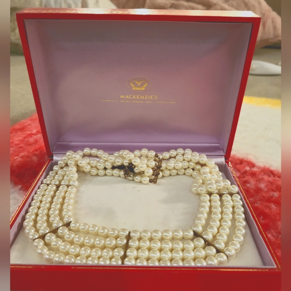 🍀4 for $15 Pearl Necklace In Excellent Condition